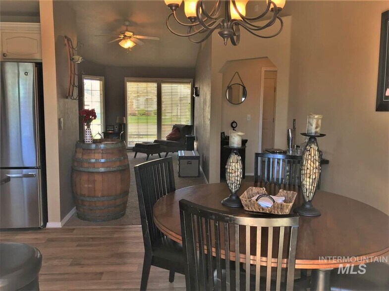 Building Photo - 5008 N Rothmans Ave