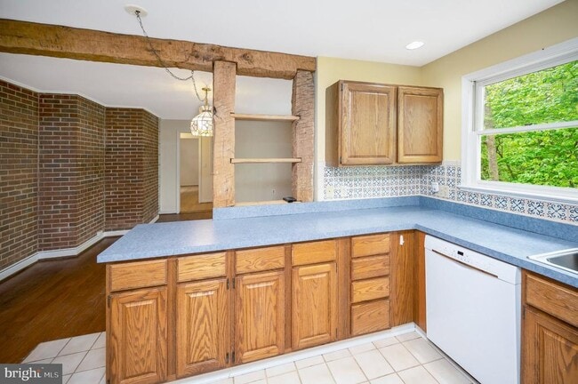 Building Photo - 130 Spring Wood Dr