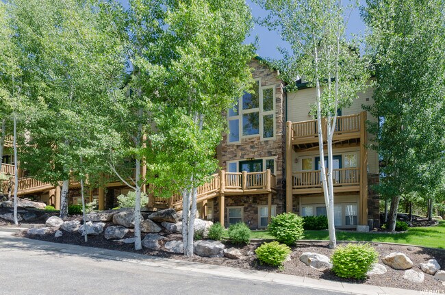 Building Photo - 3562 N Fox Run Dr