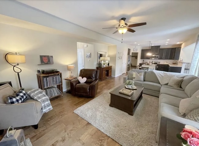 Building Photo - Beautiful 4-bedroom house in Baldwinsville