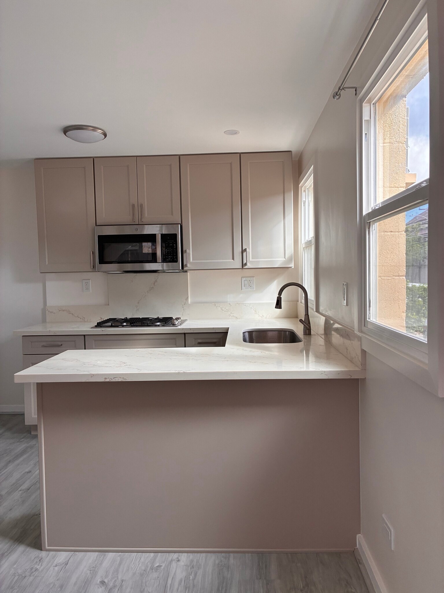 Building Photo - 914 Kinau St