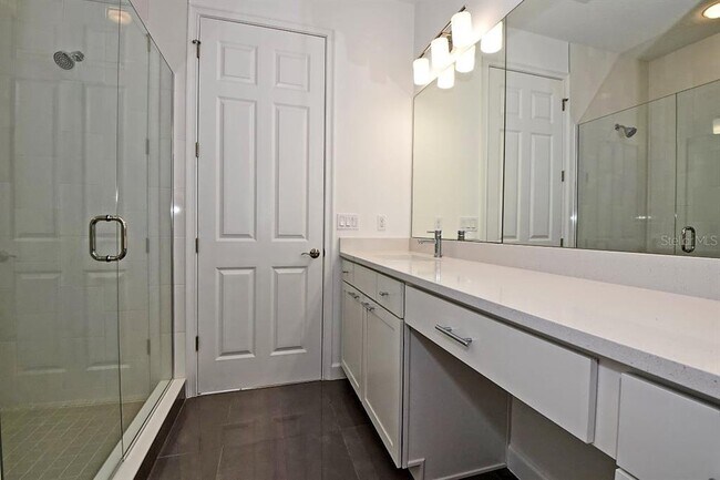 Building Photo - 1520 Lake George Dr