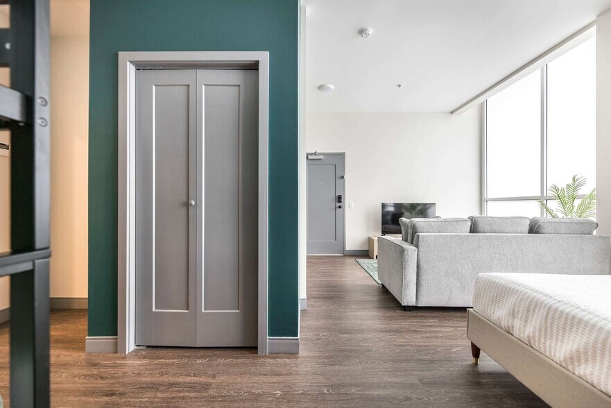 Building Photo - 781 Spring St