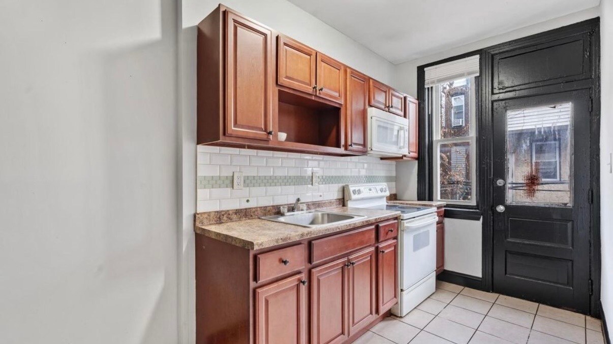 Building Photo - 3239 N 26th St