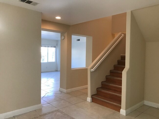 Building Photo - Nice House 5 beds 3.5 bath for lease in Eastvale