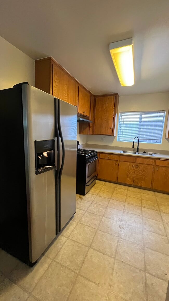 Building Photo - 3562 Mentone Ave