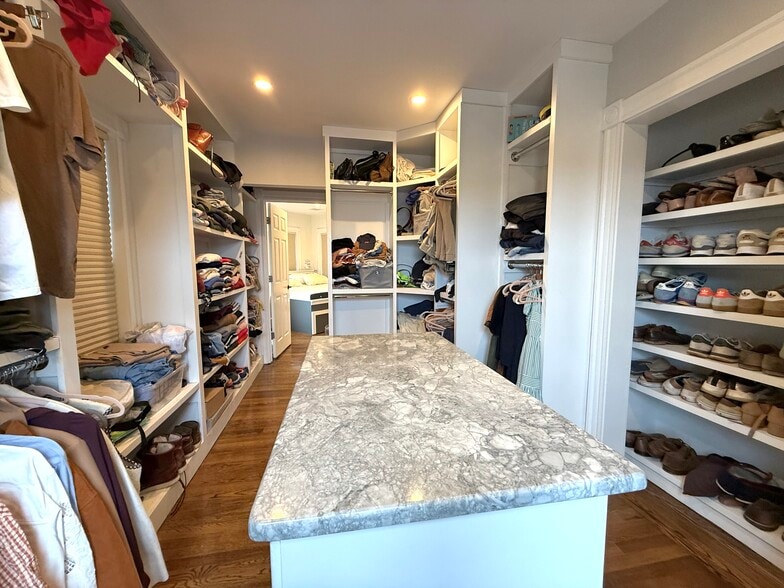 Building Photo - 52 Brastow Ave