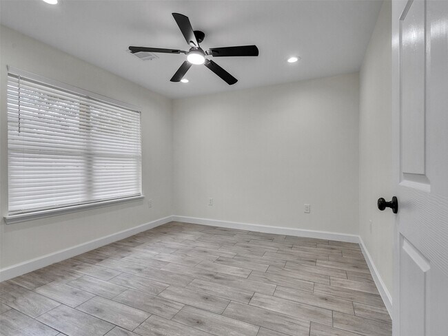 Building Photo - 4835 County Rd 380