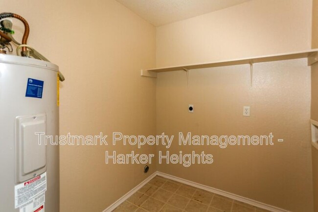 Building Photo - 4501 Mattie Dr