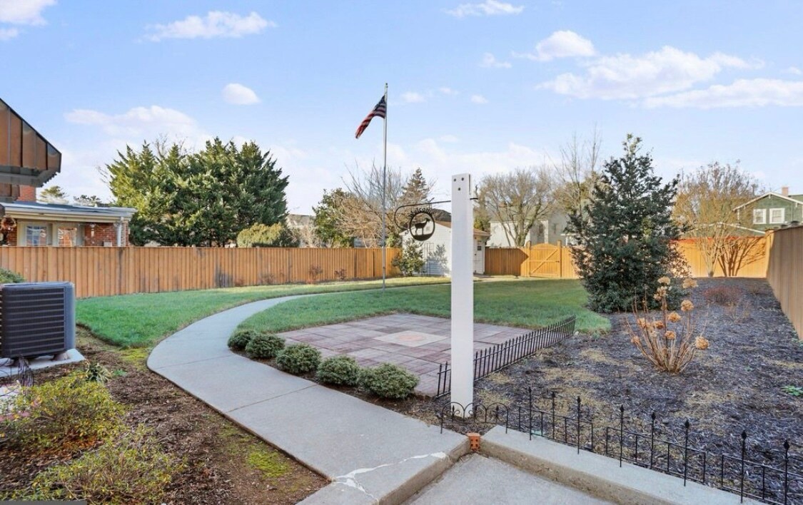 Building Photo - 130 Montague Ave