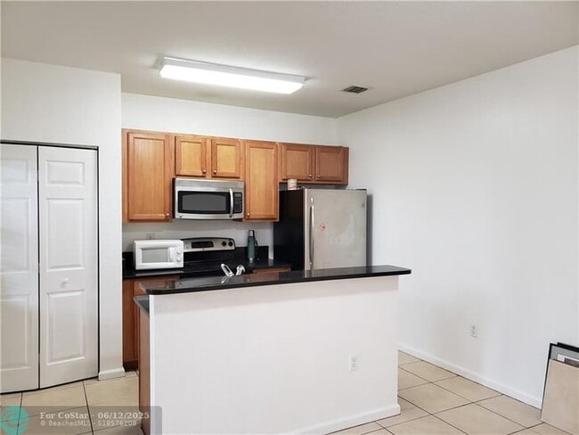 Building Photo - 2751 SW 120th Terrace
