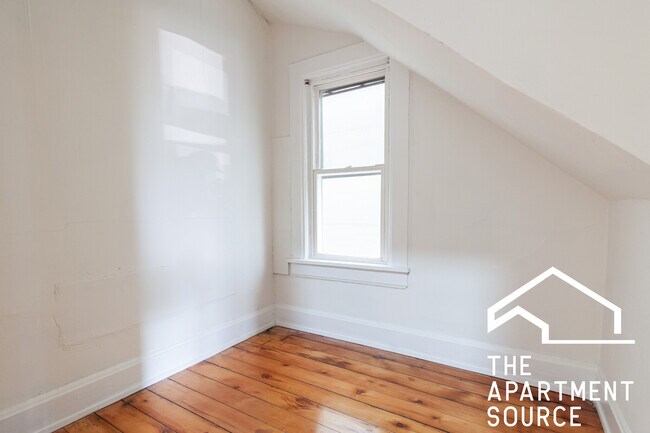 Building Photo - 1634 N Whipple St