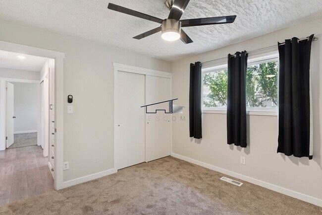 Building Photo - Updated North Ogden 4 Bedroom 2 Bathroom Home!