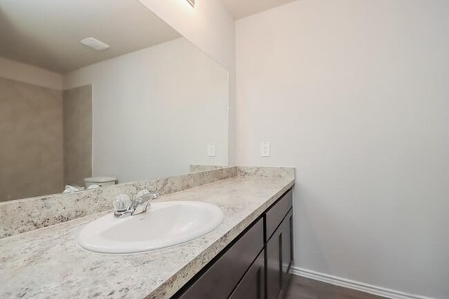 Building Photo - 203 Fallow Deer Dr