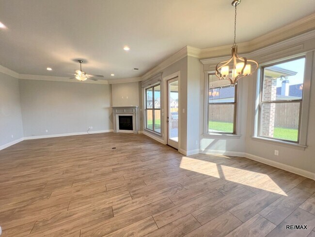 Building Photo - EXQUISITE HOME IN ST. CHARLES COURT OF NOR...