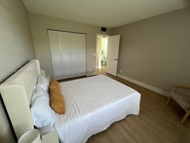 Building Photo - 13255 SW 9th Ct