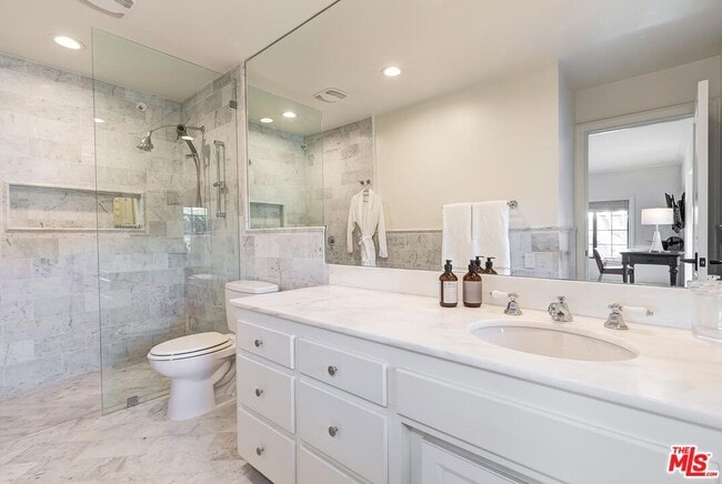 Building Photo - 1075 Wallace Ridge