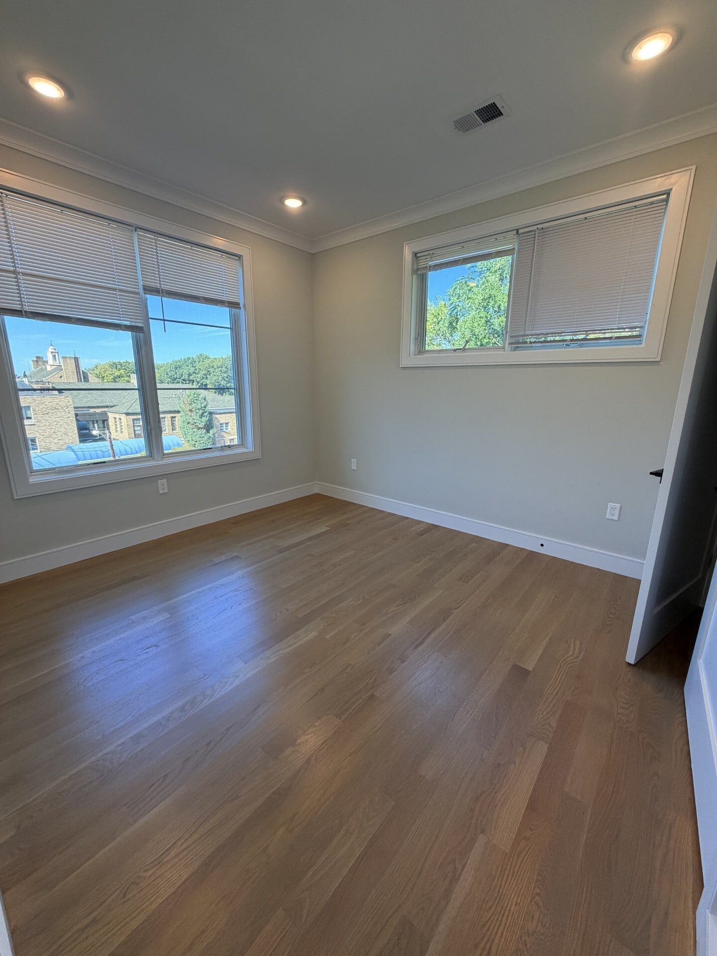 Building Photo - 104 Warren St