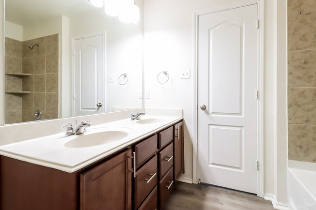 Building Photo - 6928 Glade Oaks Dr