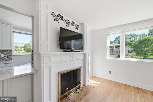 Building Photo - 2906 Breezy Terrace