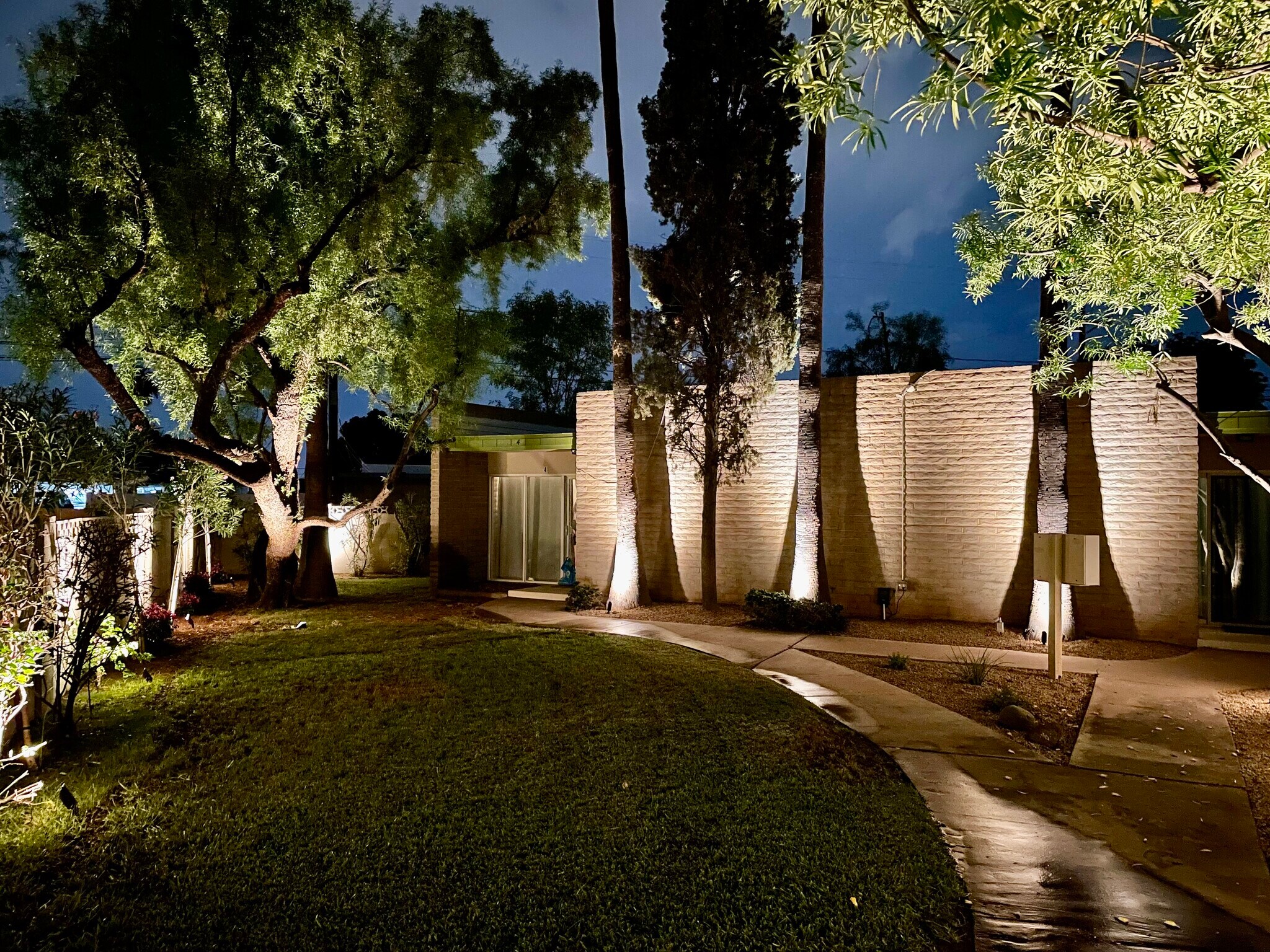 Building Photo - 4352 N 36th Plz