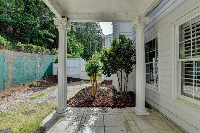 Building Photo - 2072 Fairport Way