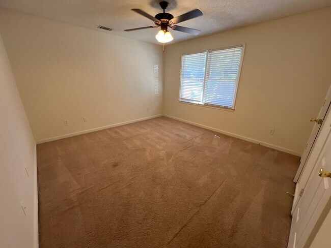 Building Photo - 2 Bed 2 Bath Condo