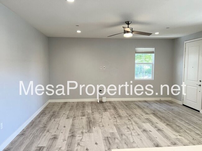 Building Photo - 1046 Newberry Ln