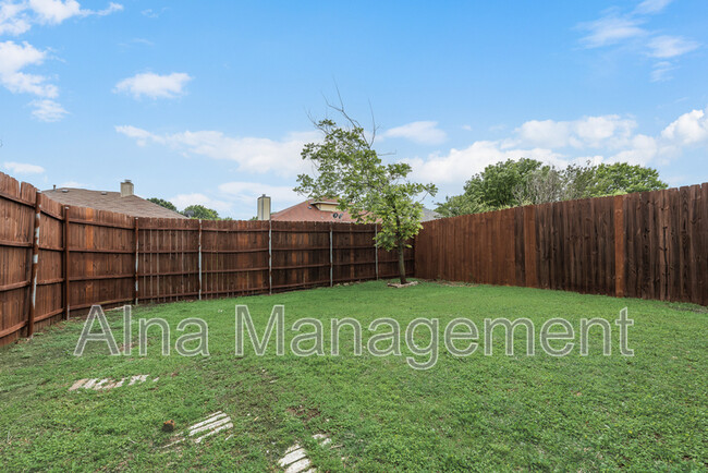 Building Photo - 1443 Chapman Dr