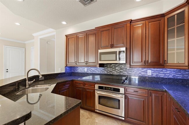 Building Photo - 105 Via Floresta Dr