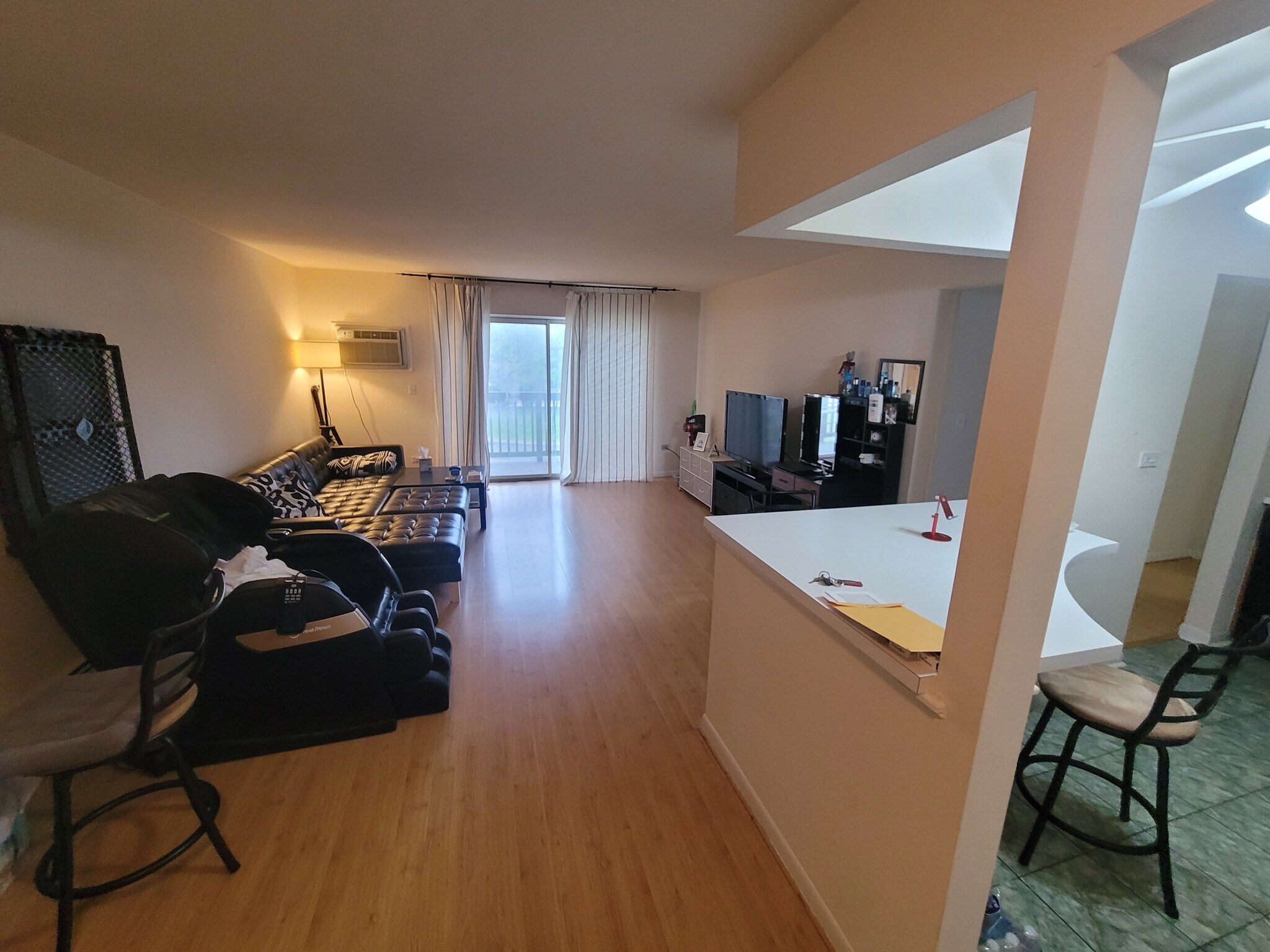 Building Photo - 2214 S Goebbert Rd