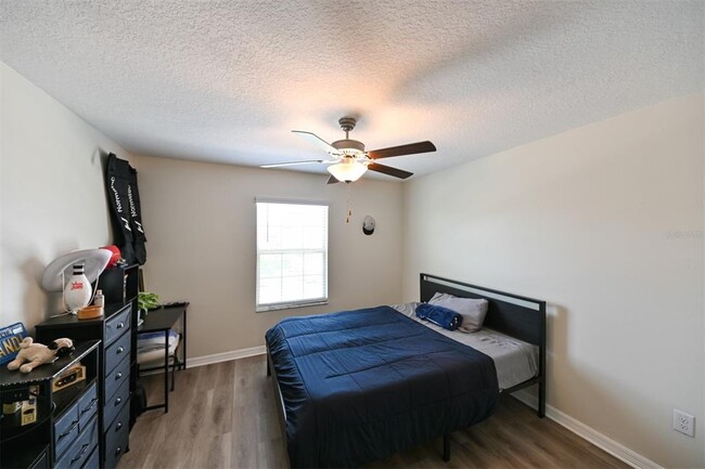 Building Photo - 736 Royal Empress Dr