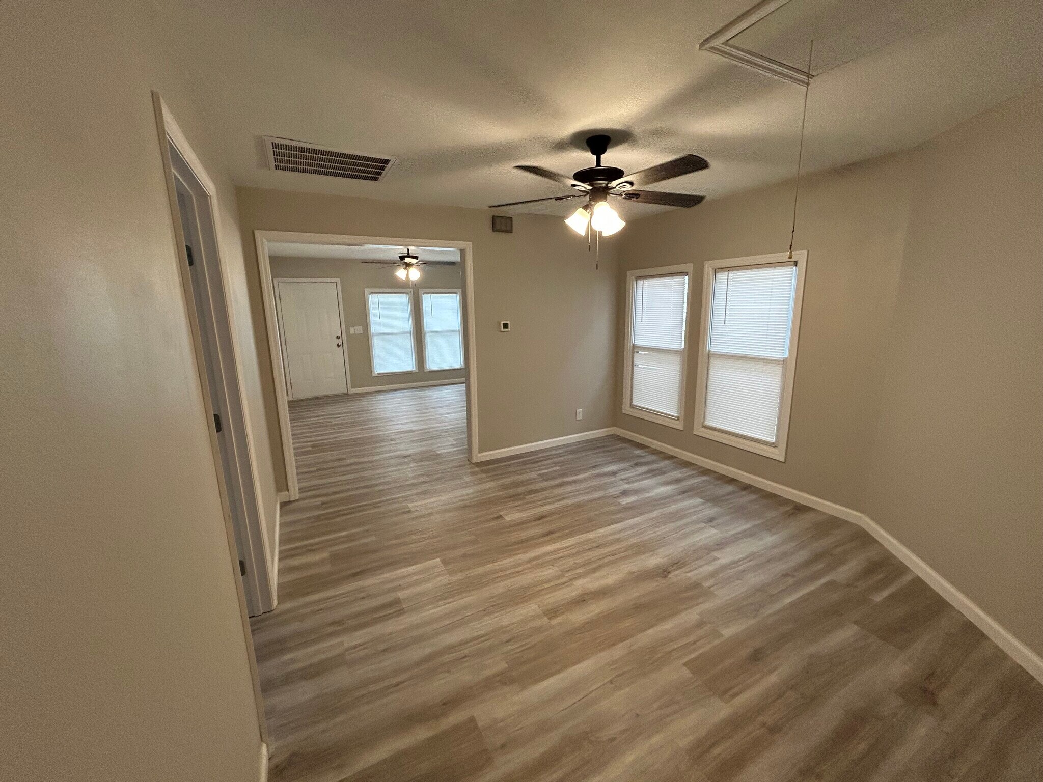 Dining Room - 1003 W 46th St