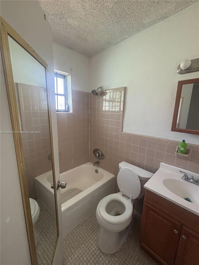 Building Photo - 15813 NW 38th Pl