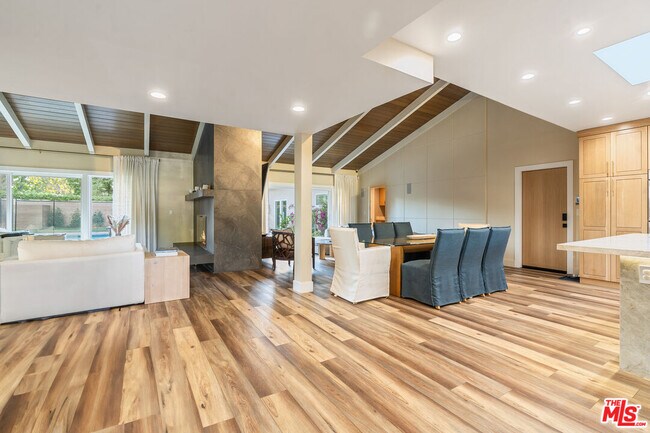 Building Photo - 4731 Deseret Dr