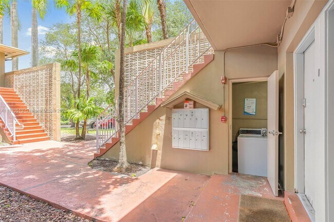 Building Photo - 6330 SW 79th St