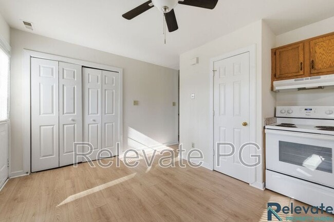 Building Photo - 2713 Chariot St