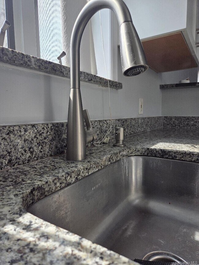 Building Photo - 58 Juniper Rd