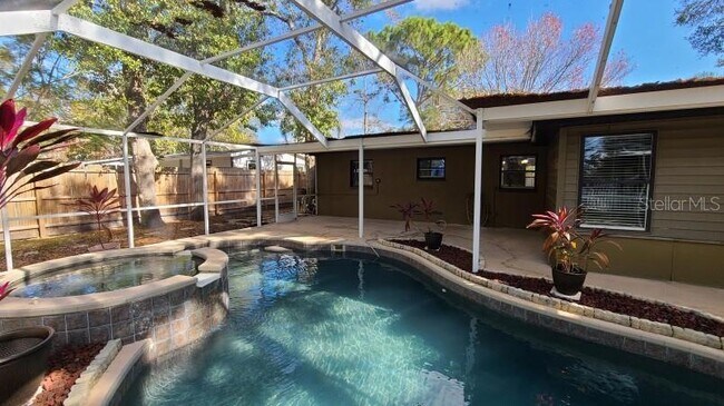 Building Photo - 1742 Cardinal Dr