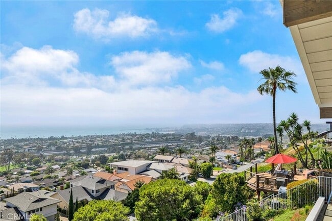 Building Photo - 3921 Calle Real