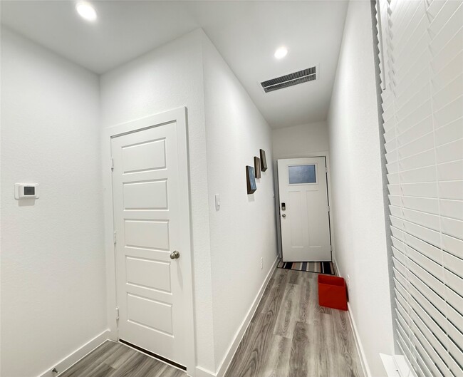 Building Photo - 3224 Crown Gate Dr