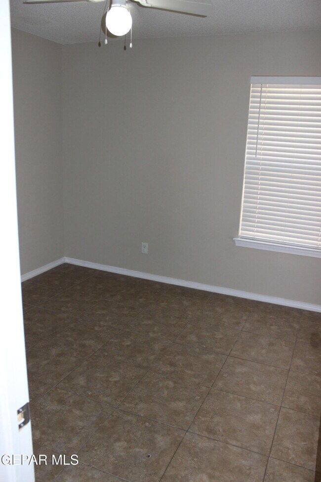 Building Photo - 13978 Vaquero Rock Dr