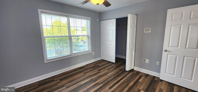 Building Photo - 483 Arwell Ct