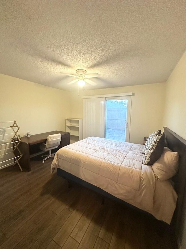 Building Photo - Fully Furnished 2 Bed 2 Bath