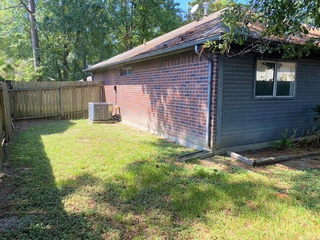 Building Photo - 3011 Pheasant Run