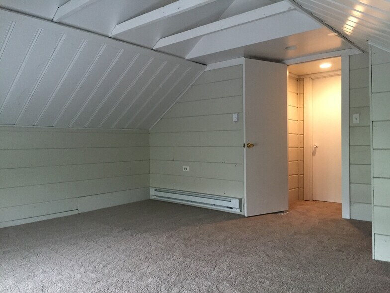 Building Photo - 1919 Plainfield Ave NE