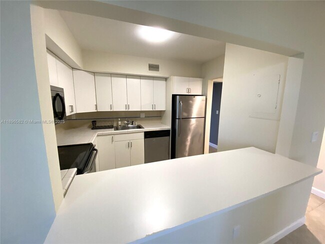 Building Photo - 250 180th Dr