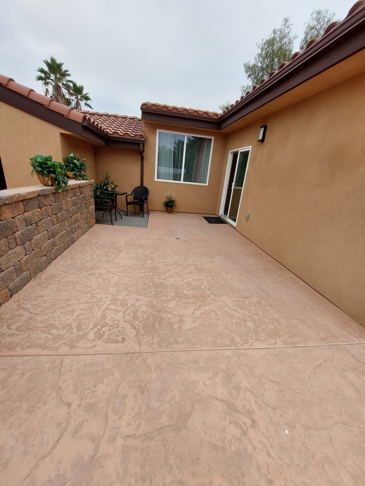 Building Photo - 709 Vale View Dr