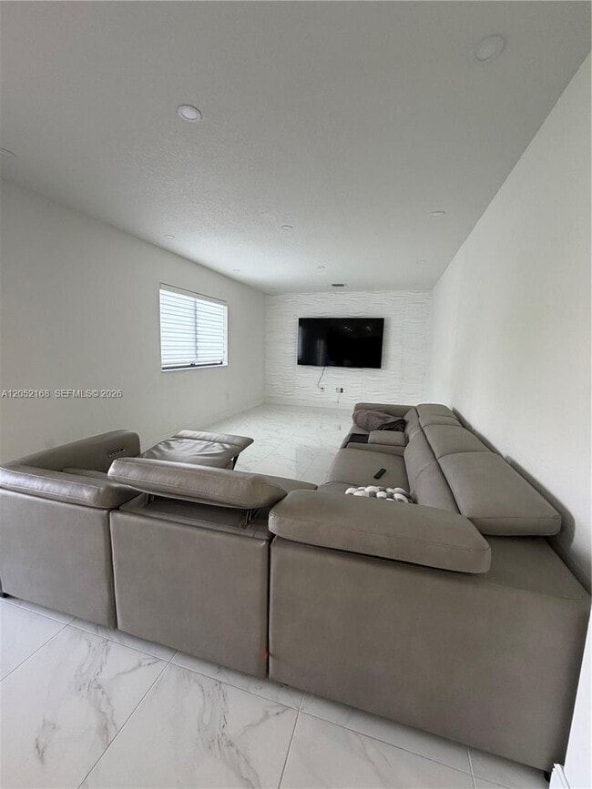 Building Photo - 4450 SW 164th Ave