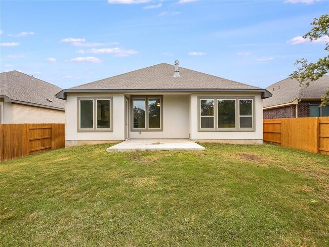 Building Photo - 909 Del Raphael Dr